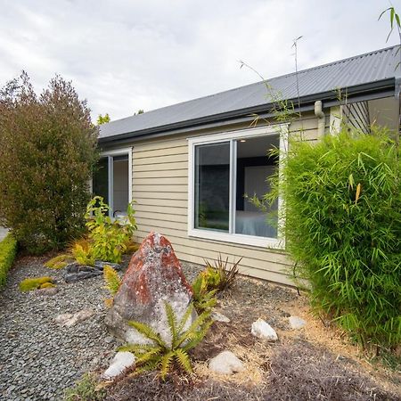 Southland Sounds - Te Anau Holiday Home Екстер'єр фото
