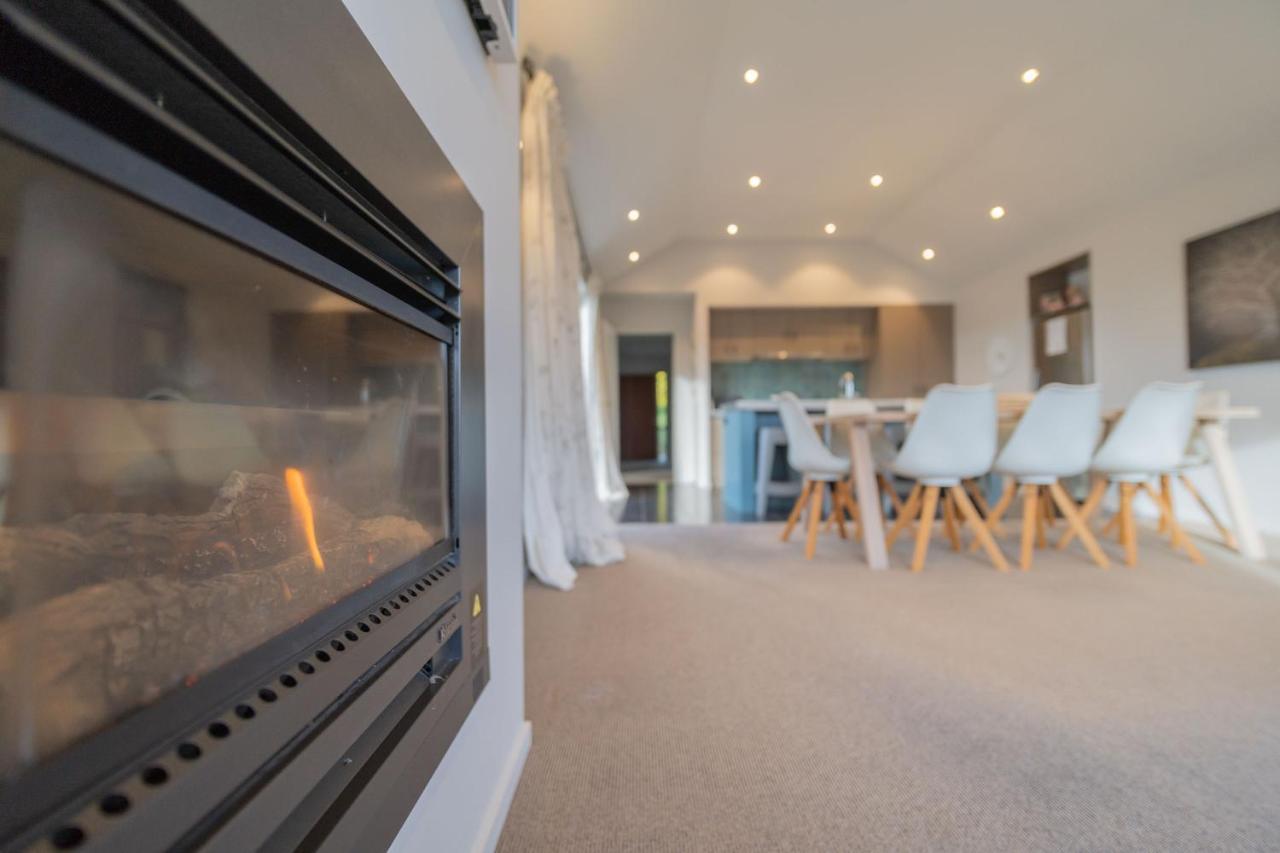 Southland Sounds - Te Anau Holiday Home Екстер'єр фото